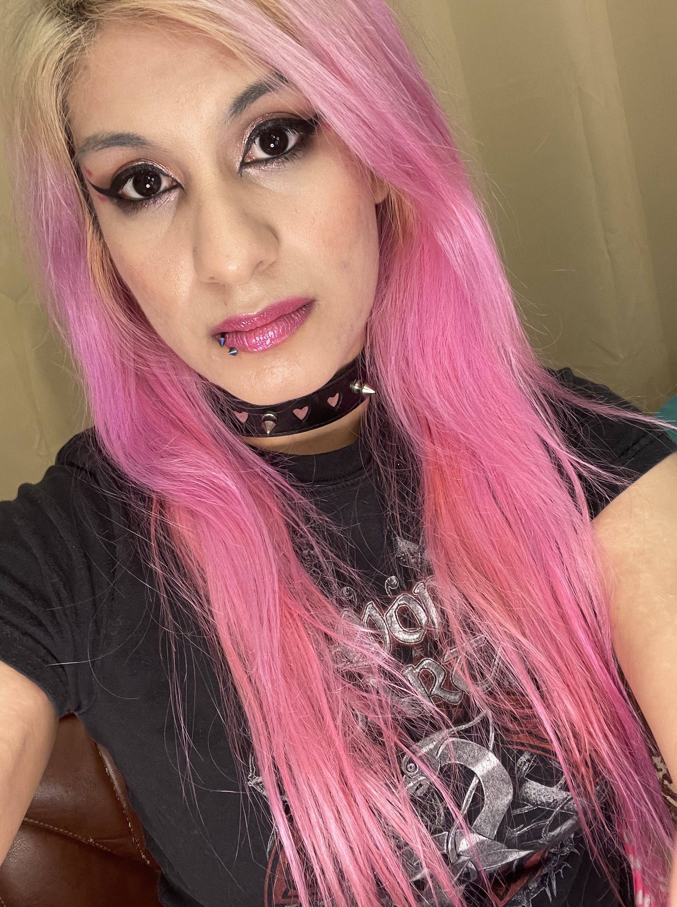 A1D90B99-C505-421E-BE21-B30E2299B8CF