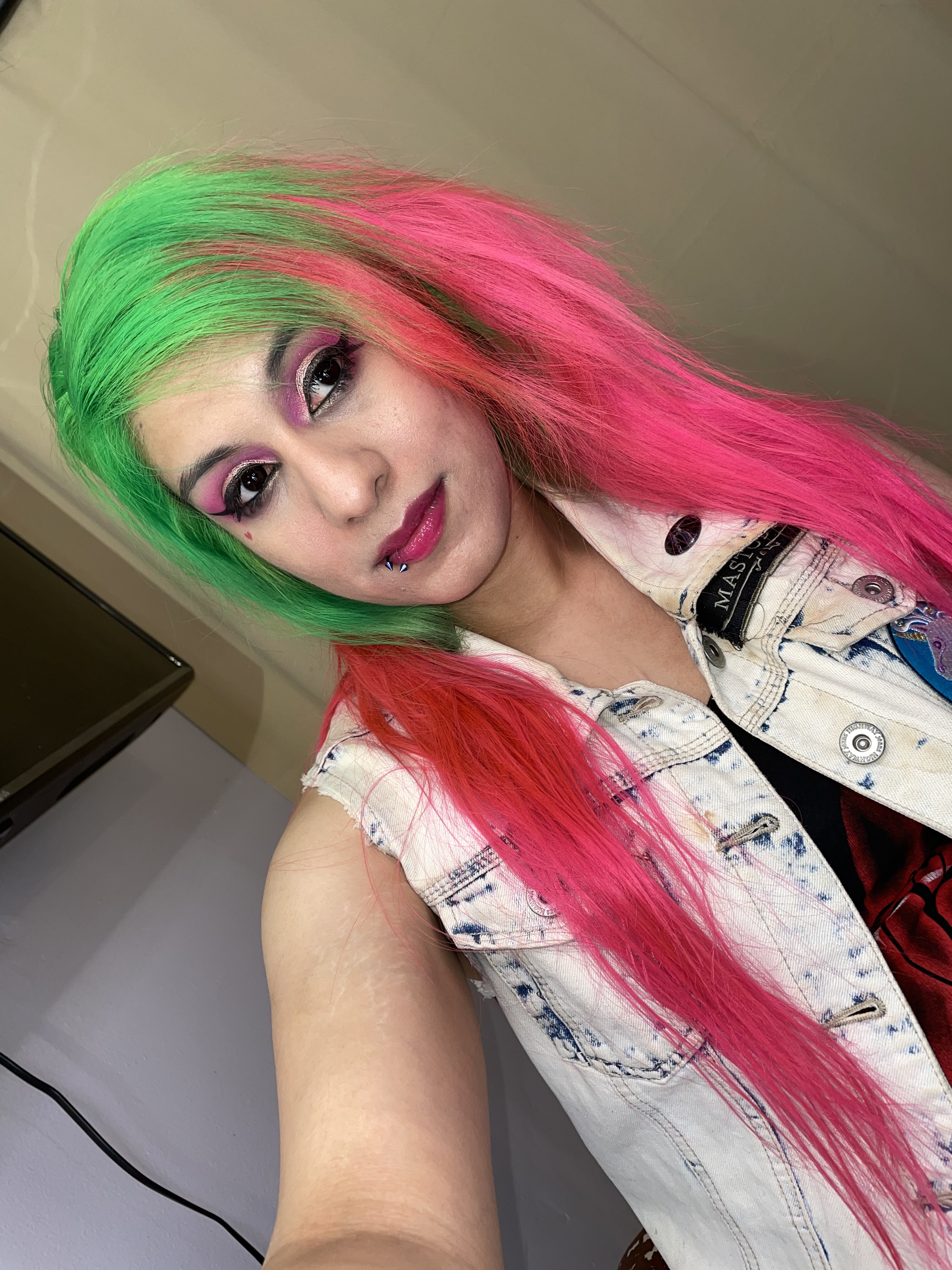 6C92ABCE-B2FB-4BDE-B65E-12D5CFDC1991