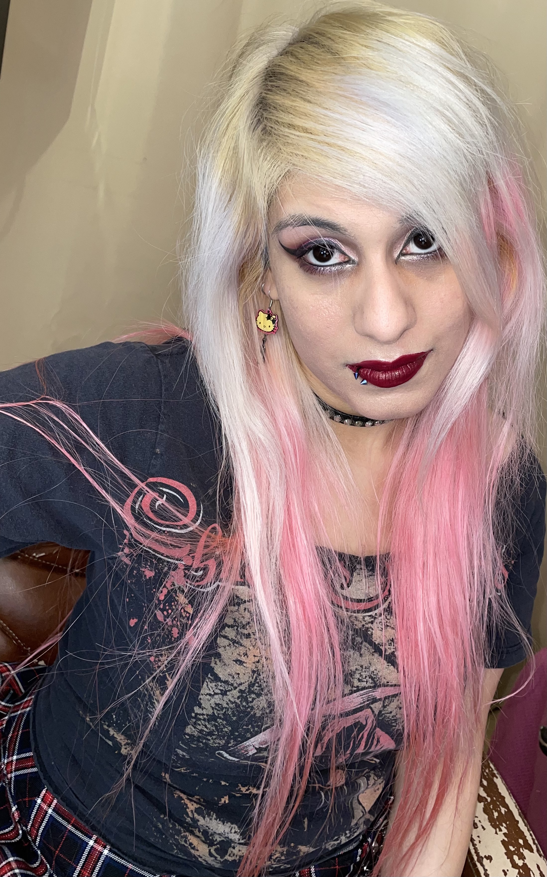 ABD21DE9-CAC5-46E7-AA21-B2F9CC9E1648