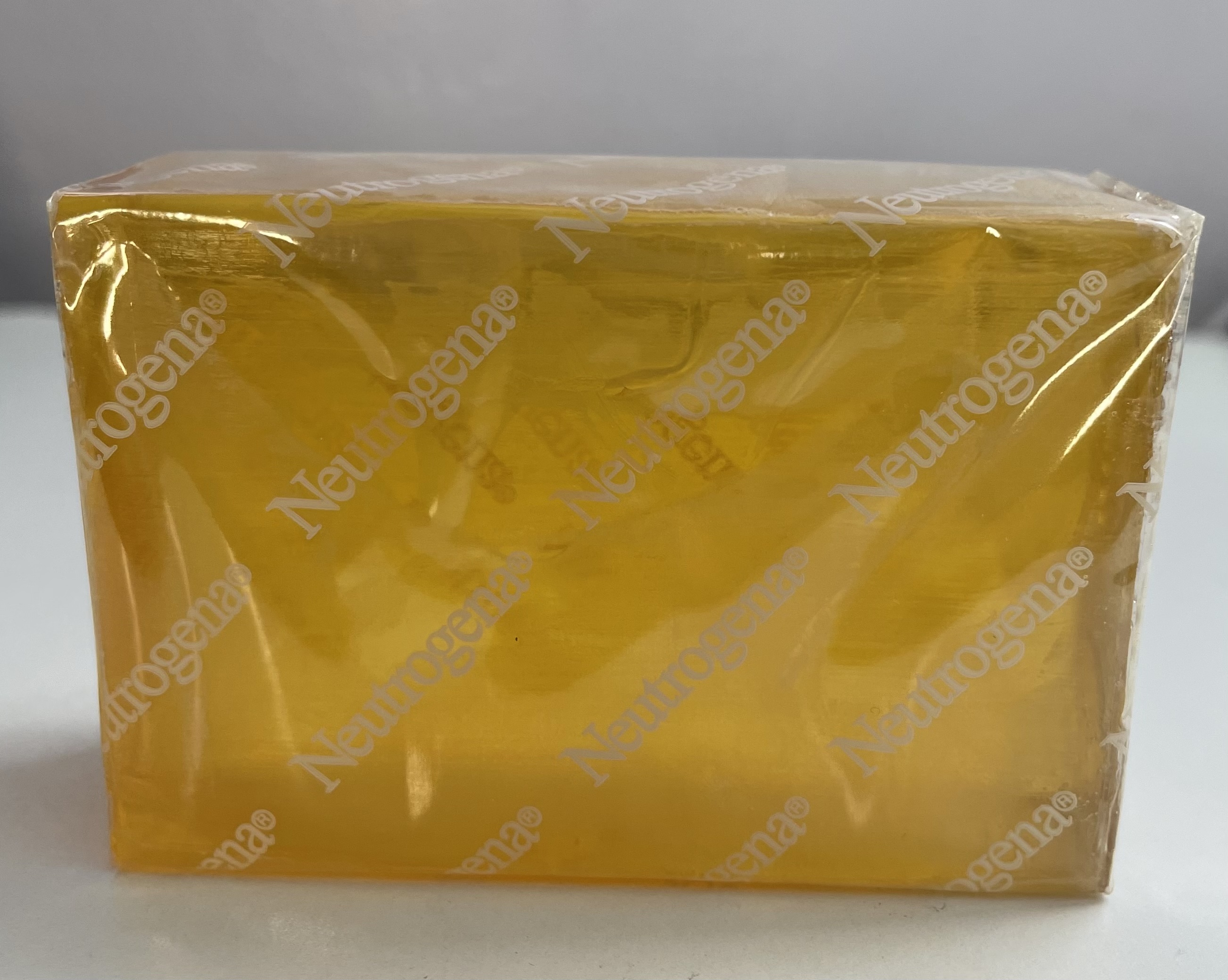 040FC184-01D9-43E6-828E-8DF6CC4053CF