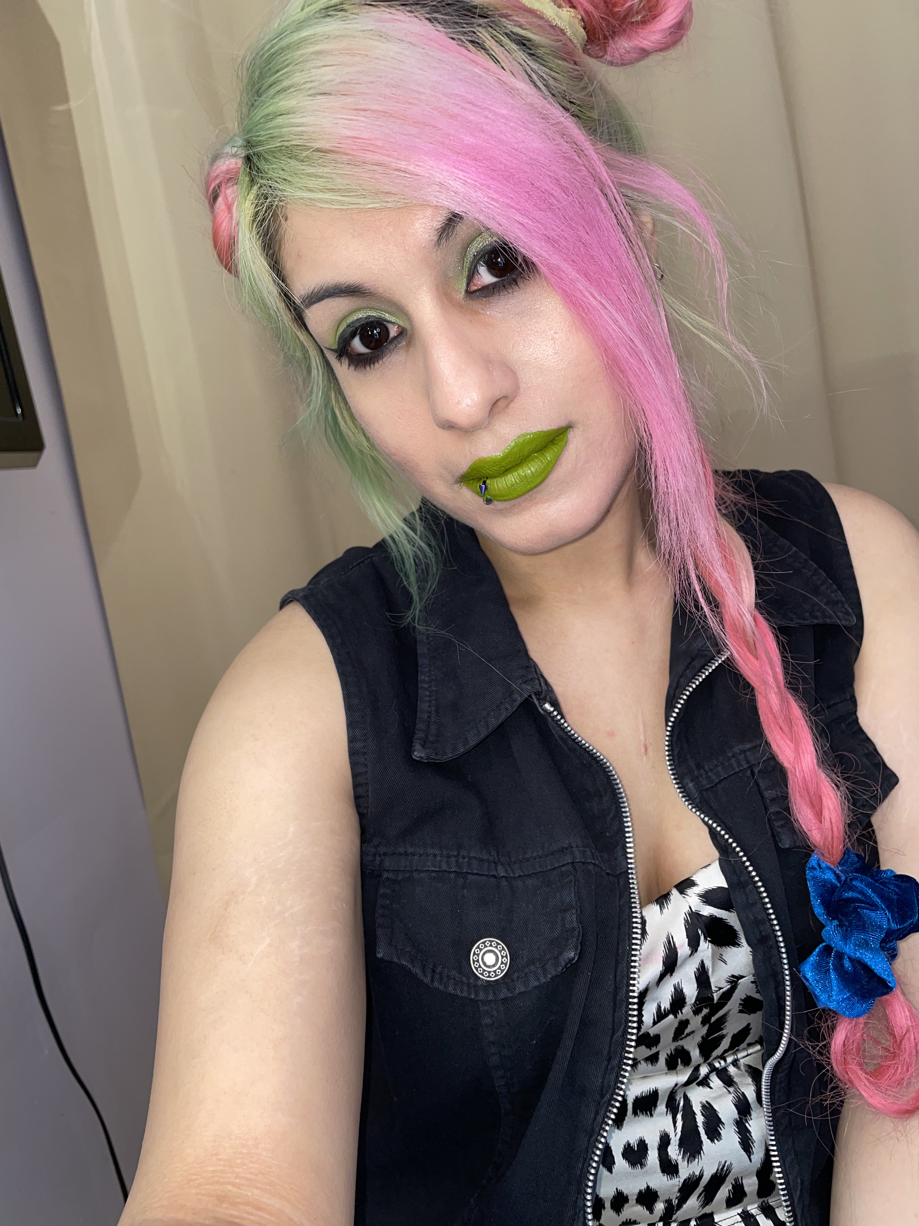 F062CE4C-D8BD-4C0B-9DDD-BA006EB1AFB3