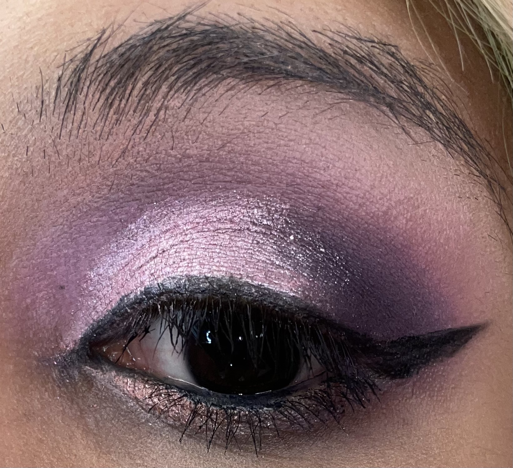 B4573318-896C-434D-89DE-0368F74E04FC