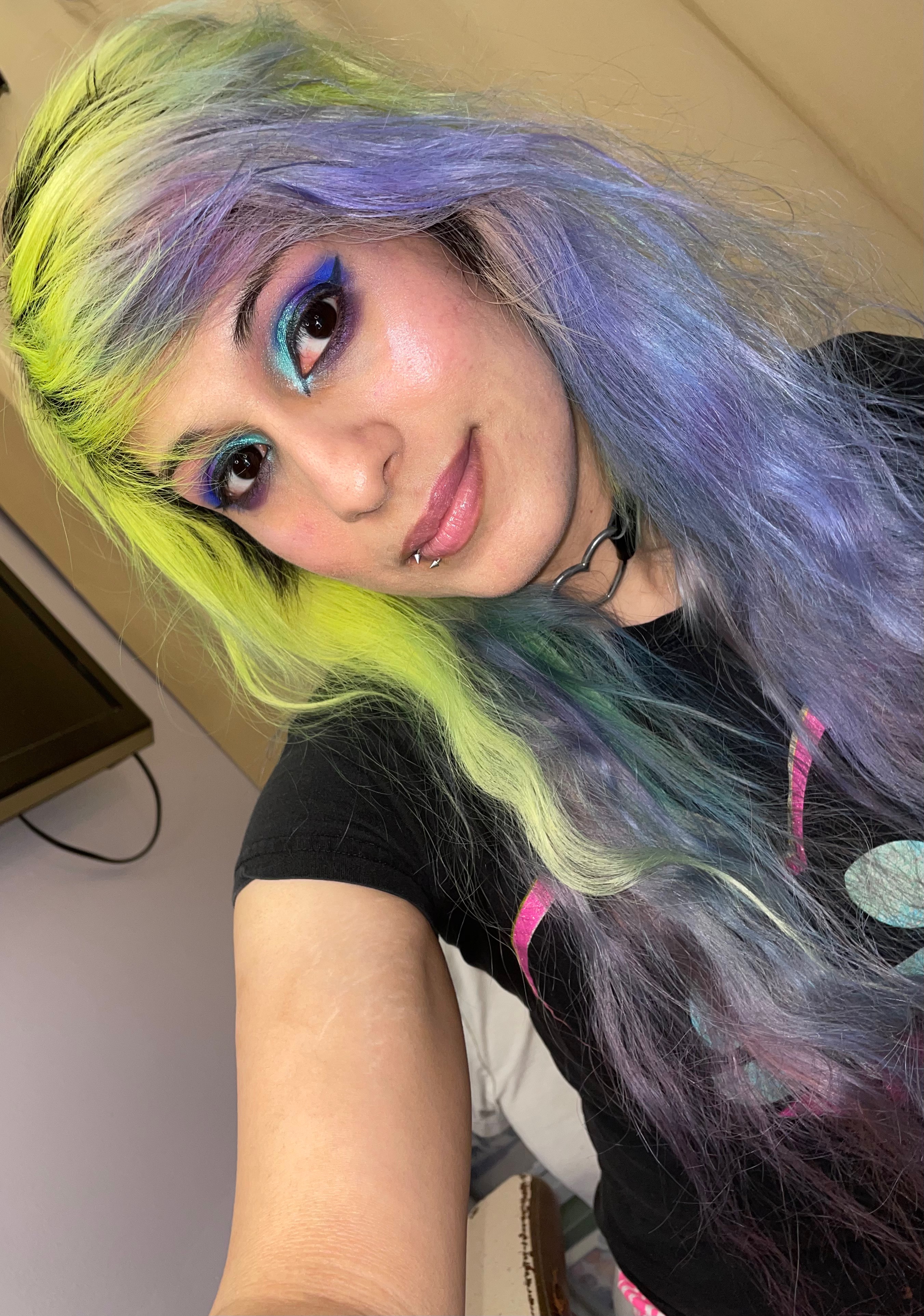 5F7F4FDA-47D8-4EFF-894C-D966E3281464