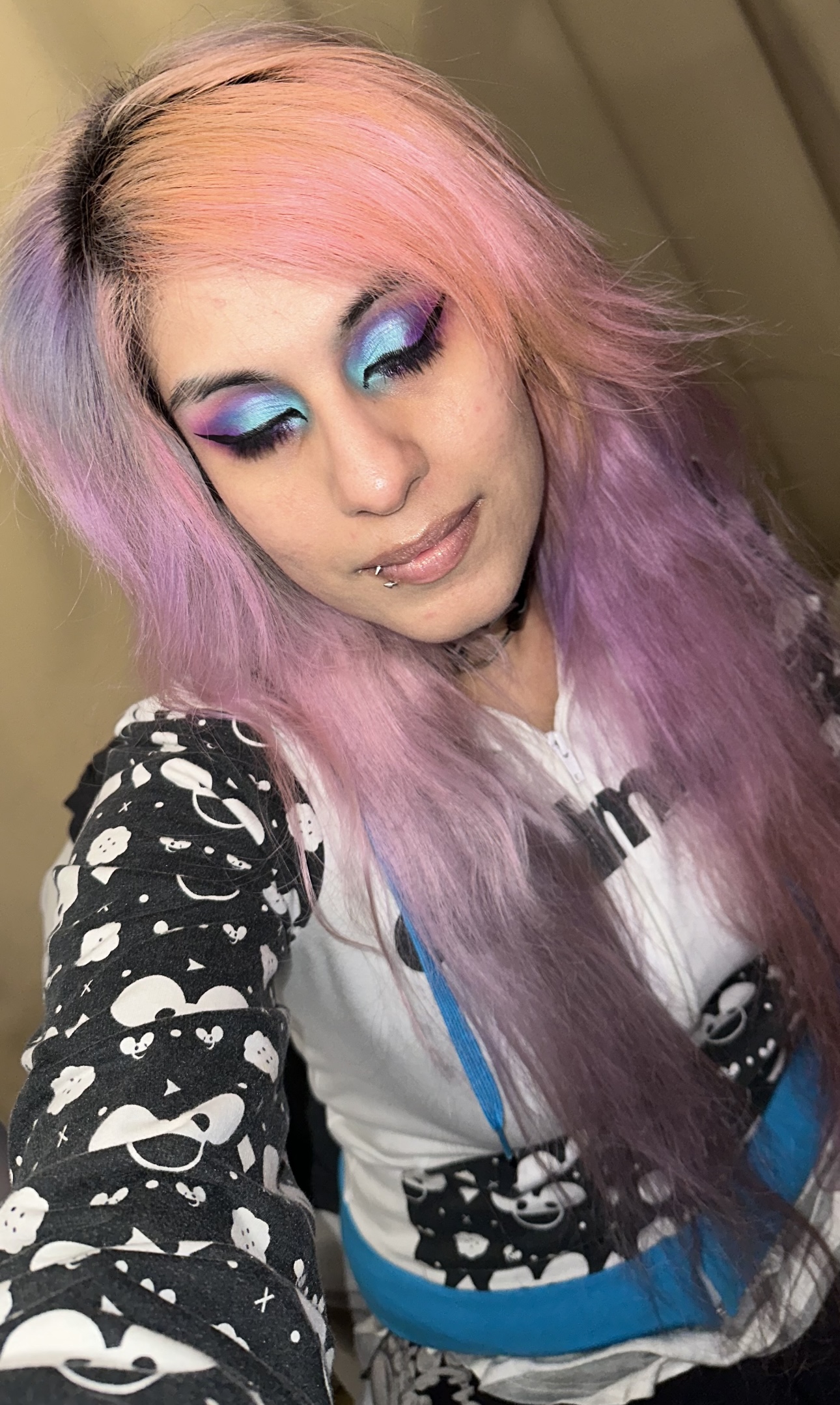 695DECB9-7FE9-410C-926E-43ABEDD525F7