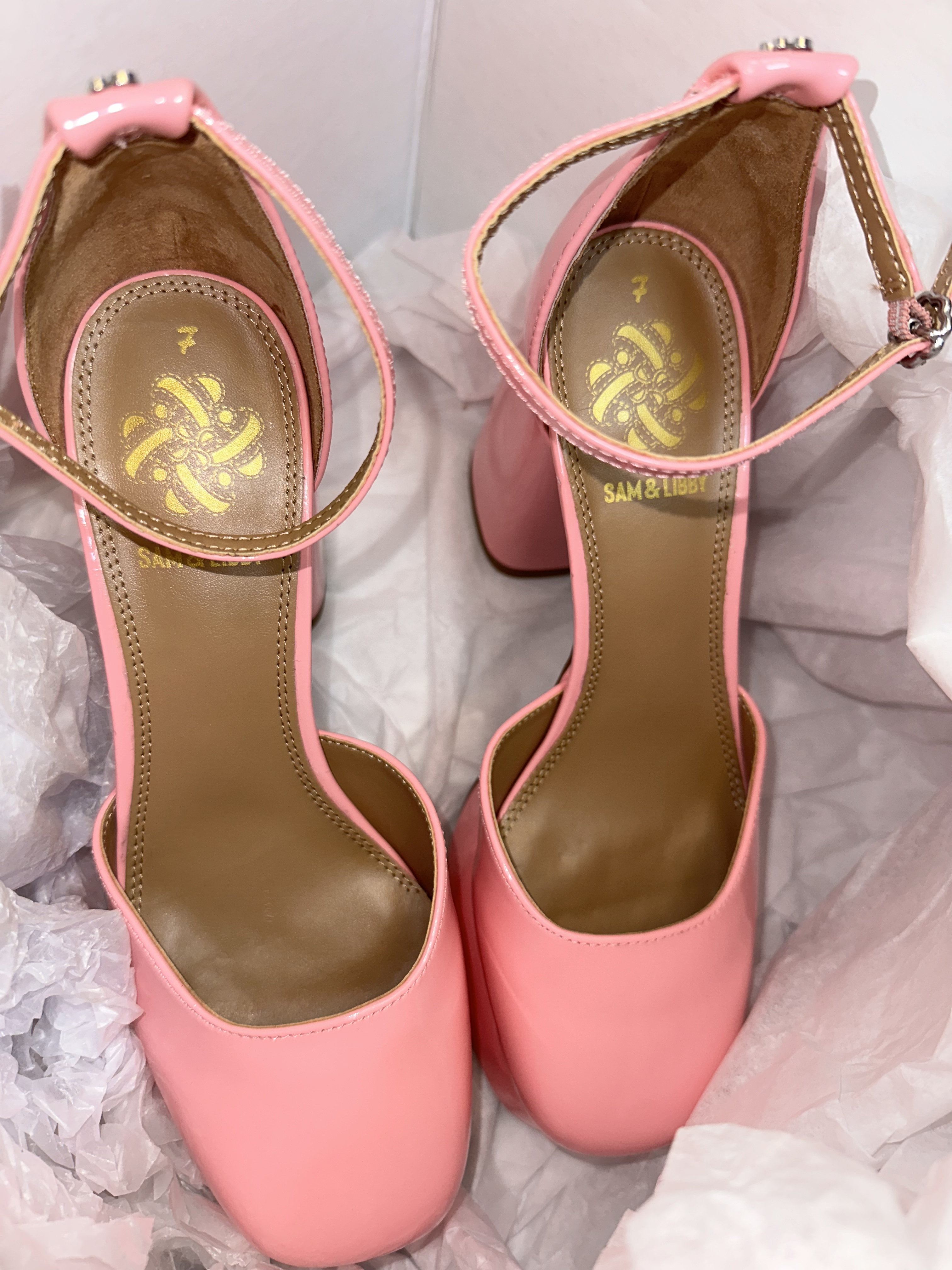 E04D933F-CF2A-44C7-B5CD-059D546B32BE